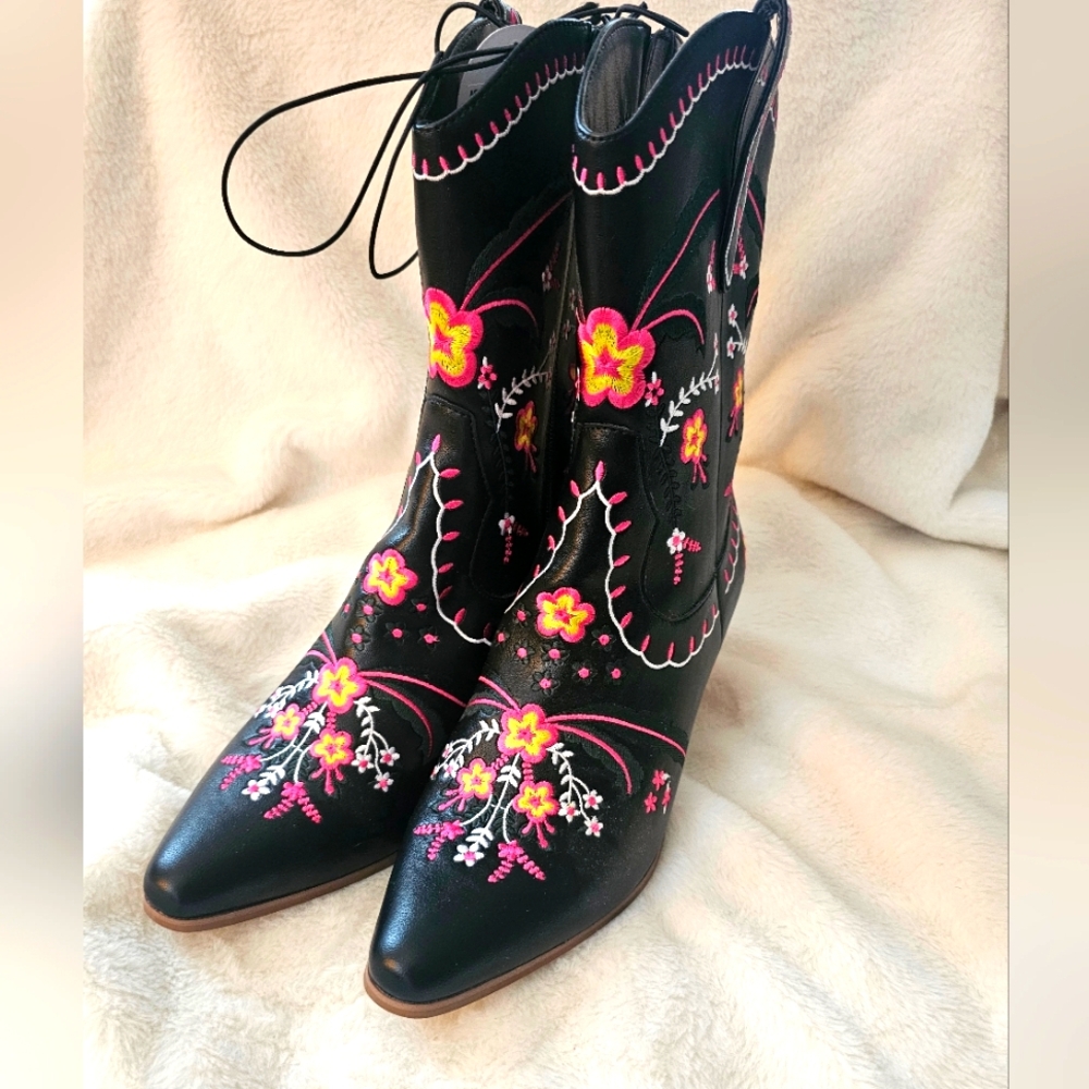 Floral Embroidered Black Western Boots